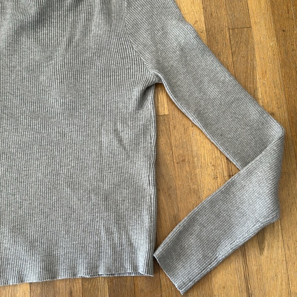 *last chance* NWT. Becul | crop, fitted, ribbed grey long sleeve sweater - Picture 16 of 16